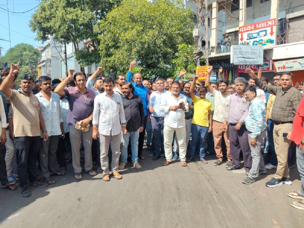 રાજકોટમાં જીએસટી અધિકારીઓ સાથે માથાકૂટ