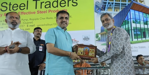 અંકલેશ્વર માનવ મંદિર સાંસ્કૃતિક મંડળની નવરાત્રીની મુલાકાત મંત્રી ડો પ્રદ્યુમન વાંઝાએ લીધી