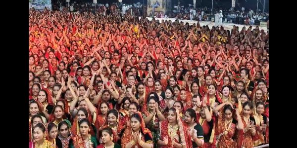 રાજકોટમાં 900 કિલોથી વધુ સોનાના પરંપરાગત ઘરેણાં પહેરી 15 હજારથી વધુ આહિરાણીઓ રમ્યા 