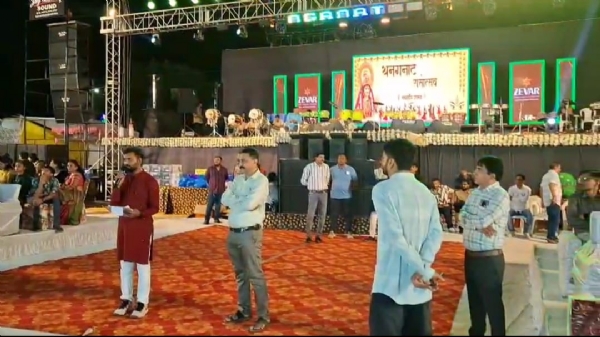પોરબંદરના  વિવિધ  નવરાત્રી  મહોત્સવો  દરમિયાન  સ્વીપ  ટીમ  દ્વારા  મતદાર  યાદીના  સતત  સુધારણા  કાર્યક્રમની  જાણકારી  અપાઈ.
