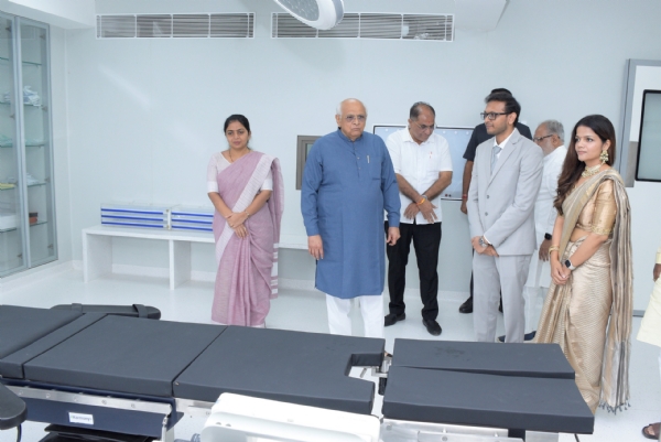 ગાંધીનગર ખાતે હોસ્પિટલ ગાંધીનગર ખાતે હોસ્પિટલ