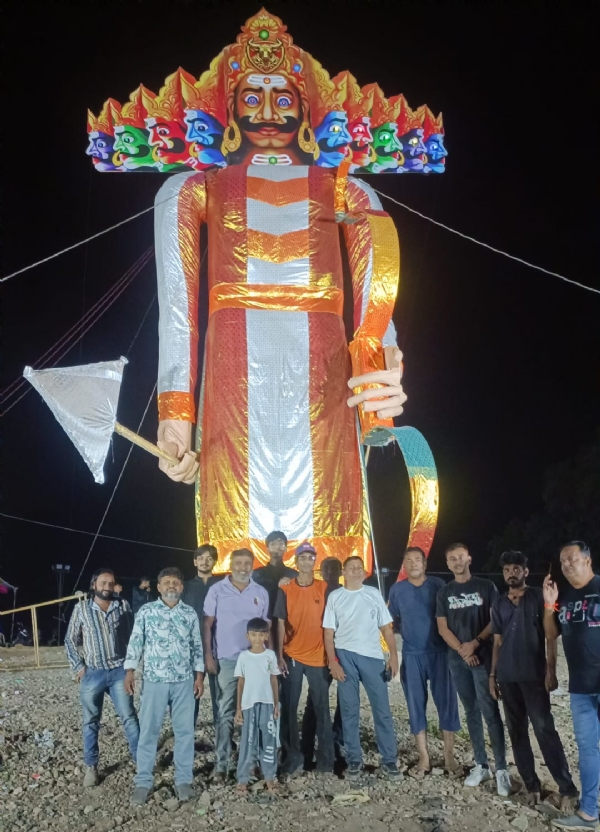 આવતીકાલે વિજયાદશમીએ ૪૫થી ૫૦ ફૂટના ભવ્ય રાવણનું દહન