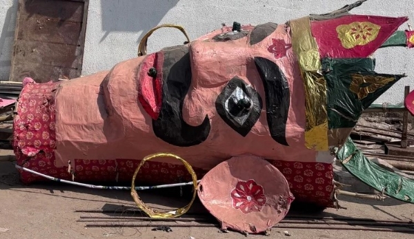 Preparations in full swing for burning of 60 feet tall Ravana at Bhadaj Temple in Ahmedabad Preparations in full swing for burning of 60 feet tall Ravana at Bhadaj Temple in Ahmedabad