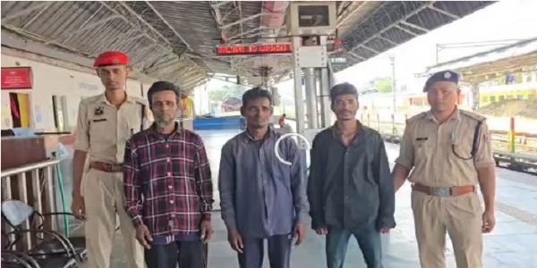 આસામ: લુમડિંગ રેલવે જંકશન પર, આરપીએફ એ ત્રણ બાંગ્લાદેશીઓને પકડ્યા