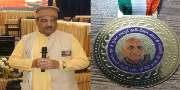 સાહિત્યકાર સતિષચંદ્ર વ્યાસને 