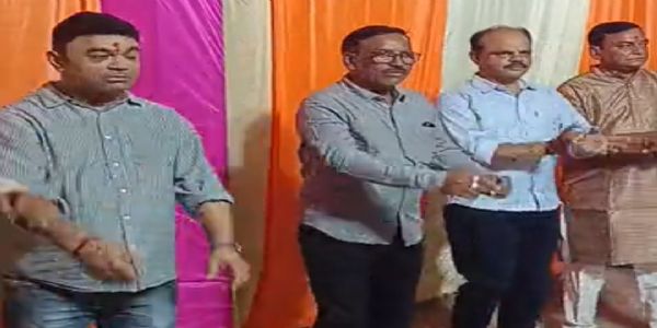 હારીજના ગામદરવાજામાં 100 વર્ષ જૂની પરંપરા મુજબ પૌરાણિક ગરબાઓની રમઝટ