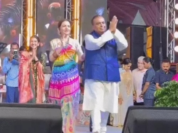 અંબાણી પરિવાર જામનગરમાં