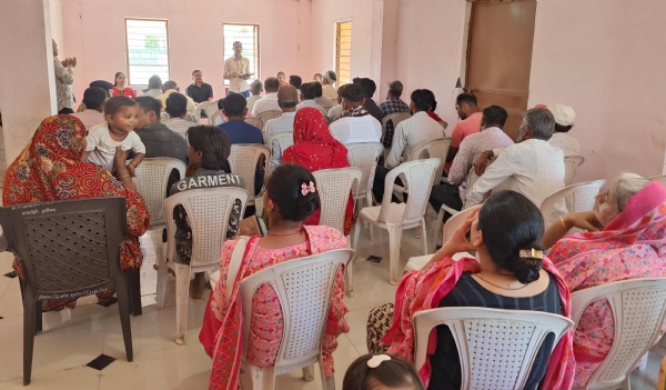 નીરોણા ખાતે ગ્રામસભાનું આયોજન