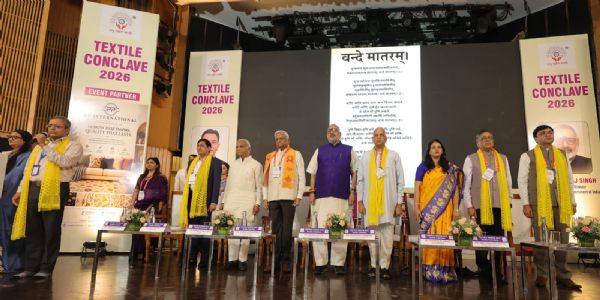 2030 સુધીમાં વસ્ત્ર ઉદ્યોગનો કારોબાર 35 કરોડ ડોલર સુધી પહોંચાડવાનું લક્ષ્ય: ગિરિરાજ સિંહ