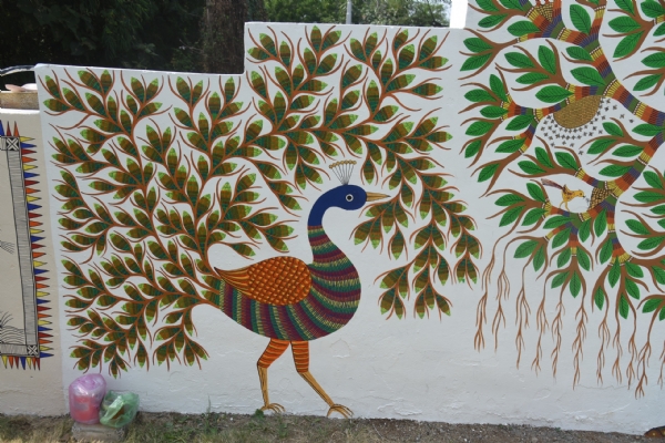 Pithora art gives a touch of tribal culture to the buildings of Ekta Nagar