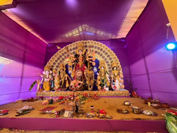 અયોધ્યાના રામમંદિરની થીમ અને 18 ફૂટની દુર્ગા પ્રતિમા મહેસાણામાં આકર્ષણનું કેન્દ્ર