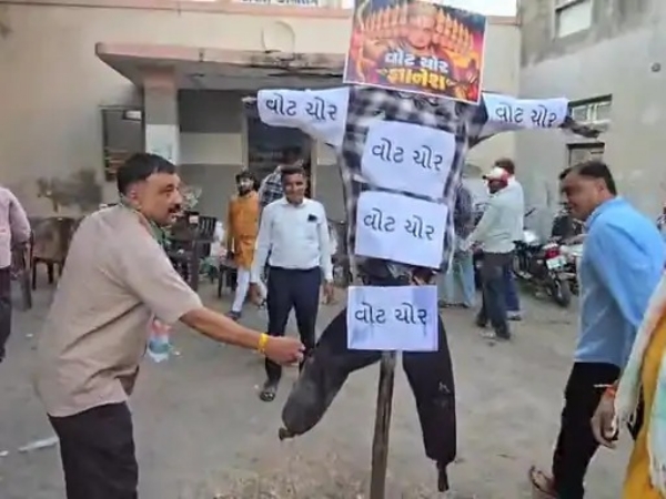 જામનગરમાં જ્ઞાનેશકુમારના પુતળાનું દહન