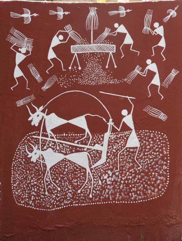 Pithora art gives a touch of tribal culture to the buildings of Ekta Nagar