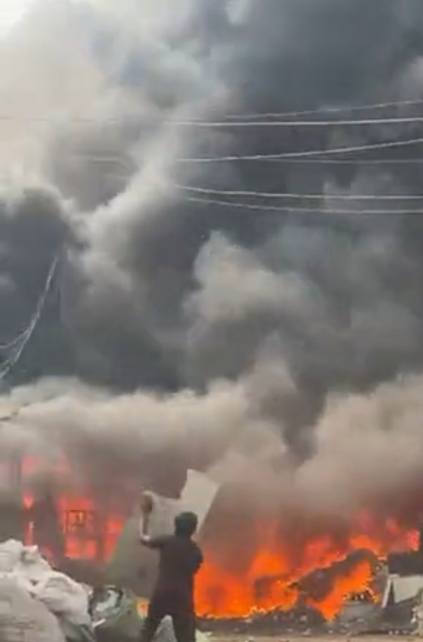 Fire Breaks Out at Scrap Warehouse