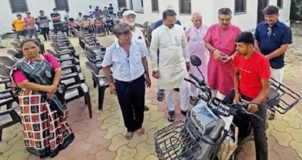નિઃશુલ્ક ટિફિન સેવા નિઃશુલ્ક ટિફિન સેવા