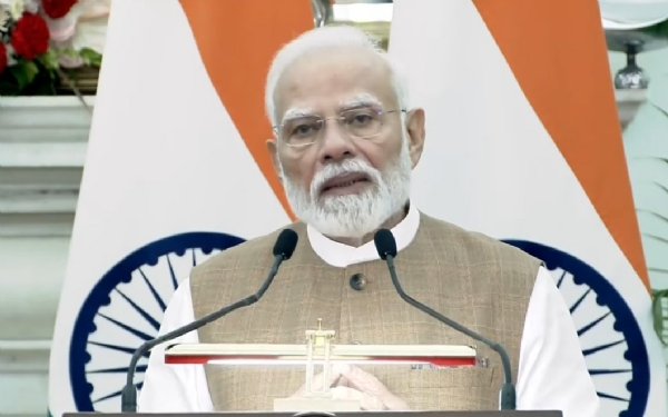 દિલ્હીના હૈદરાબાદ હાઉસમાં પત્રકાર પરિષદને સંબોધતા વડાપ્રધાન મોદી દિલ્હીના હૈદરાબાદ હાઉસમાં પત્રકાર પરિષદને સંબોધતા વડાપ્રધાન મોદી
