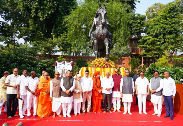 સંસદ ભવનમાં લોકસભા અધ્યક્ષ ઓમ બિરલા, કેન્દ્રીય જલશક્તિ મંત્રી સી.આર. પાટીલ