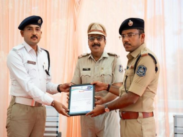 ટ્રાફિક જવાનોનું સન્માન કરવામાં આવ્યું