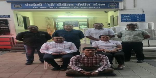 રાજકોટ રેન્જ પોલીસે, સ્ત્રી સાથે ક્રૂરતાના ગુનામાં ૧૪ વર્ષથી નાસતા-ફરતા આરોપીને ઝડપ્યો