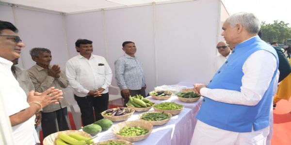 રાજ્યપાલ આચાર્ય દેવવ્રતની અધ્યક્ષતામાં સાણંદ ખાતે પ્રાકૃતિક કૃષિ પરિસંવાદ યોજાયો