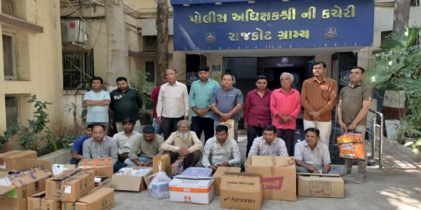 રાજકોટ રૂરલ પોલીસની મોટી કાર્યવાહી : જિલ્લામાંથી એક જ દીવસમાં 17 બોગસ તબીબ ઝડપાયા