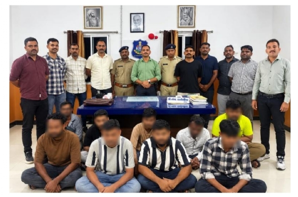 બોગસ કોલ સેન્ટરના આરોપીઓ બોગસ કોલ સેન્ટરના આરોપીઓ