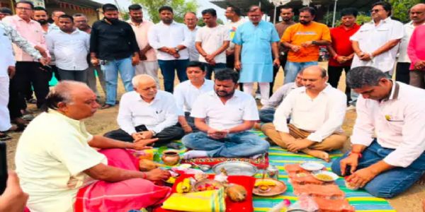 વાંસદાની ગઢી ધર્મશાળામાં રૂ. 5 લાખના ખર્ચે પેવર બ્લોકનું કામ શરૂ