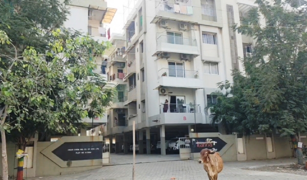 અંકલેશ્વરમાં ગોલ્ડન પોઇન્ટ પાસે કાન્હા રેસિડેન્સીના સિક્યુરિટી રૂમમાં વોચમેન પતિએ પત્નીની હત્યા કરી