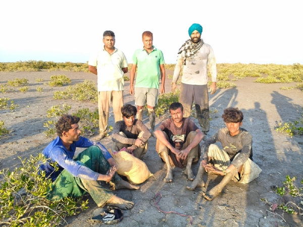 સીરક્રીક માંથી પકડાયેલા પાકિસ્તાનીઓ