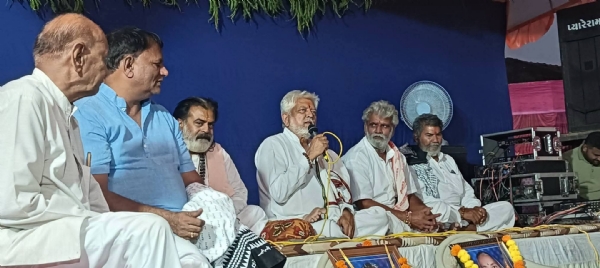 સરિસિયા ગામે સમાધિસ્થ ગુણુબાપુ ગોંડલિયાના ભંડારામાં માનવ મંદિરના પૂજ્ય ભક્તિબાપુ ઉપસ્થિત રહ્યા, ભાવિકોને પાઠવ્યા આશીર્વાદ