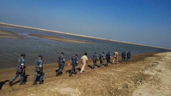 મરીન પોલીસ દ્વારા સઘન કોસ્ટલ પેટ્રોલિંગ હાથ ધરાયું મરીન પોલીસ દ્વારા સઘન કોસ્ટલ પેટ્રોલિંગ હાથ ધરાયું