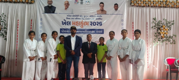 ખેલમહાકું ભની  કરાટે  સ્પર્ધામાં  આર્યકન્યા ગુરુકુળની  દીકરીઓનો  દબદબો.