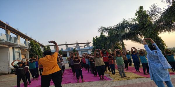 માળીયા હાટીનામાં યોગ સંવાદ અને શિબિર યોજાઈ : વિદ્યાર્થીઓને યોગનું મહત્વ સમજાવ્યું