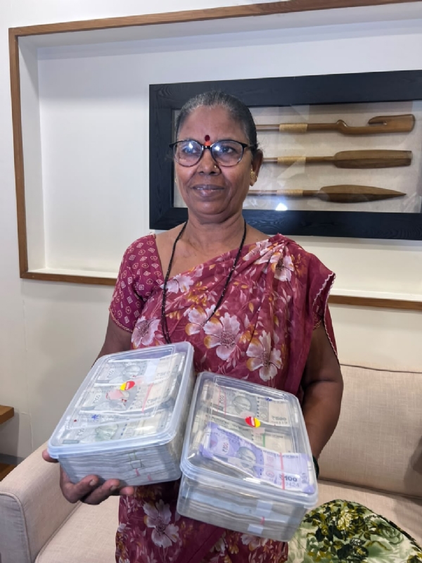 Theft of gold jewelry