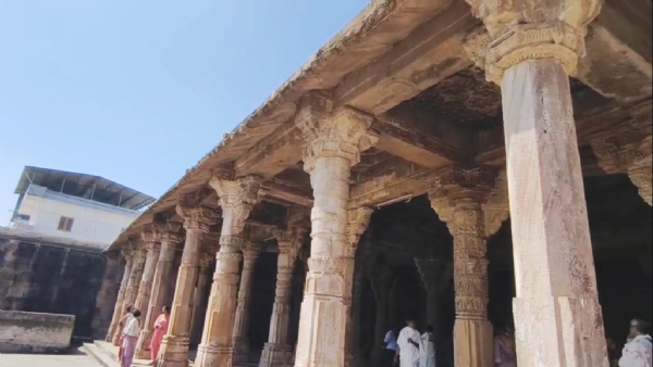 જૈન બંધુઓની ભરૂચ સમળી જૈન મંદિર મુલાકાત ધાર્મિક અને સામાજિક ચર્ચાઓ તેજ