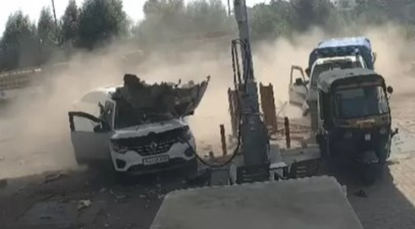 Cylinder blast while filling CNG in car on National Highway-48 in Karjan, car parts blown away