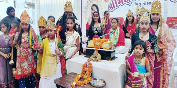 પિલુદરા શક્તિધામમાં વૈશાલીબાળા આચાર્યના વ્યાસાસને શ્રીમદ્ ભાગવત કથાનો લાભ
