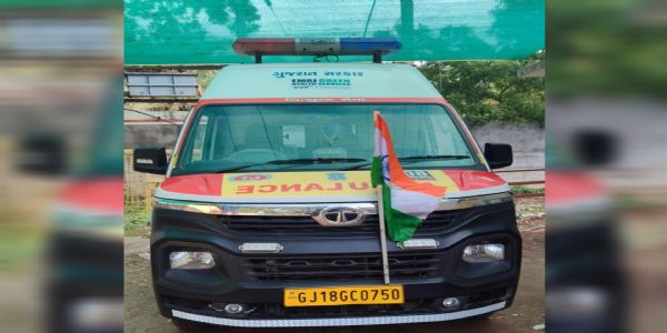 માતાના મઢની યાત્રામાં ‘108’ બની માઈભક્તોની સુરક્ષા ઢાલ સામખીયારીથી નારાયણ સરોવર સુધી ઇમરજન્સી સેવાની ખાસ ગોઠવણ, માર્ગમાં નિશ્ચિત અંતરે એમ્બ્યુલન્સ તૈનાત
