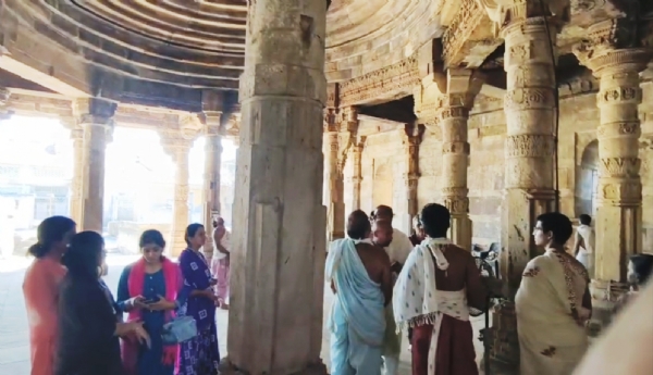 જૈન બંધુઓની ભરૂચ સમળી જૈન મંદિર મુલાકાત ધાર્મિક અને સામાજિક ચર્ચાઓ તેજ