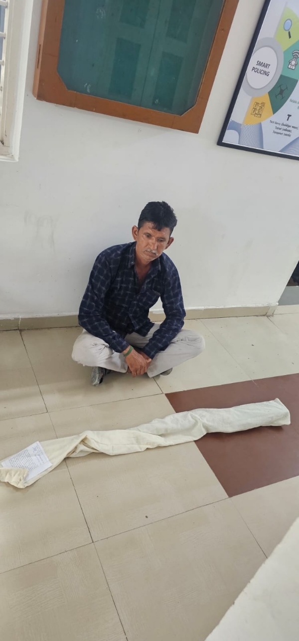દેશી જામગરી બંદૂક સાથે બખરલાનો શખ્સ ઝડપાયો. દેશી જામગરી બંદૂક સાથે બખરલાનો શખ્સ ઝડપાયો.