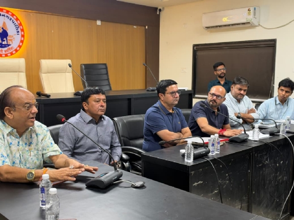 પોરબંદર  મહાનગરપાલિકા  દ્વારા  રાષ્ટ્રીય  એકતા  દિવસની  ઉજવણી  અંતર્ગત  કમિશનર  ટી.સી. તીરથાણીના  અધ્યક્ષ સ્થાને બેઠક  યોજાઈ.