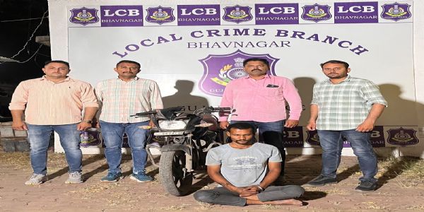 ચોરીની મોટરસાઇકલ સાથે એક શખ્સ ઝડપાયો, ભાવનગર એલસીબીએ વાહન ચોરીનો ગુનો ઉકેલ્યો