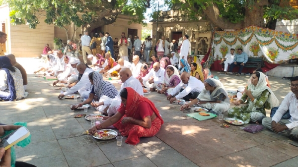 સિદ્ધપુરમાં ડોશી નોમે 10 હજારથી વધુ પરિવારોએ માતૃતર્પણ કર્યું