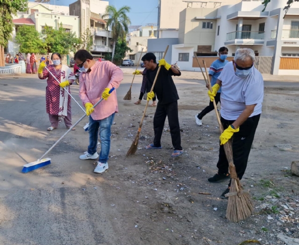 ‘સ્વચ્છતા  હી  સેવા’ અંતર્ગત  પોરબંદર વાઘેશ્વરી   સર્કલ  ખાતે  સ્વચ્છતા  અભિયાન  યોજાયું.