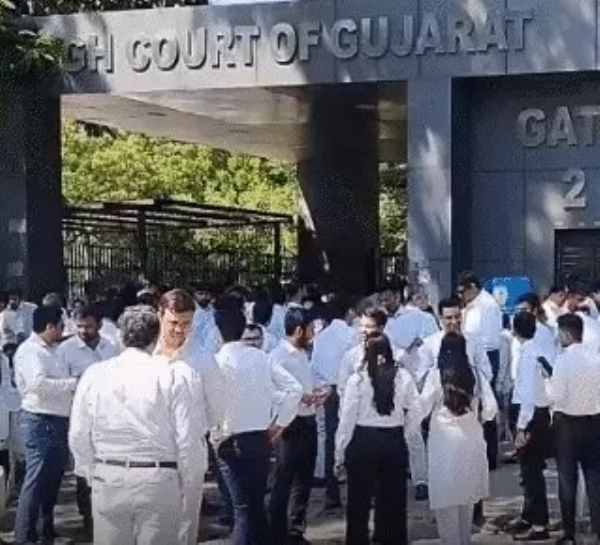 Indefinite strike of lawyers across the state in protest against Gujarat Rent Bill-2026, positive attitude of the government Indefinite strike of lawyers across the state in protest against Gujarat Rent Bill-2026, positive attitude of the government