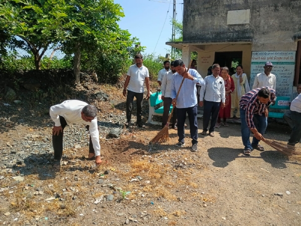 વૃક્ષા રોપણ કરવામાં આવ્યું