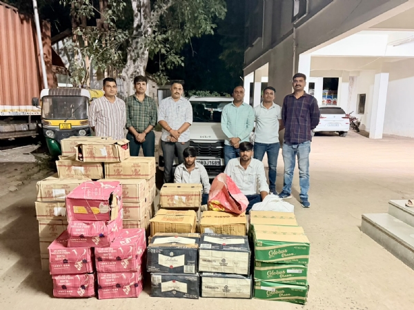 મહેસાણામાં કિયા સેલ્ટોસમાંથી ₹10.18 લાખનો દારૂ ઝડપાયો, 2 પરપ્રાંતીય ઝડપાયા મહેસાણામાં કિયા સેલ્ટોસમાંથી ₹10.18 લાખનો દારૂ ઝડપાયો, 2 પરપ્રાંતીય ઝડપાયા