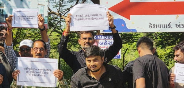 અંકલેશ્વર કેશવપાર્ક સોસાયટીના કોમન પ્લોટ પર શ્રવણ વિદ્યાભવન શાળા ગેરકાયદેસર હોવાનો વિવાદ