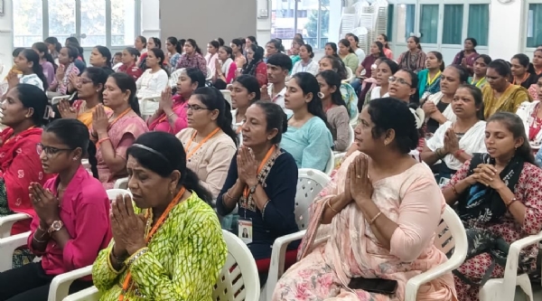 Prayers organized by Dr. Hedgewar Seva Smriti Trust, Surat for the speedy recovery of Captain Smit Machar
