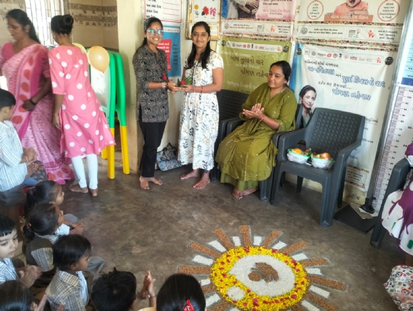 પોરબંદર જિલ્લામાં રાષ્ટ્રીય પોષણ માહ અને આંગણોત્સવ અંતર્ગત આંગણવાડી કેન્દ્રો ખાતે ચિત્ર સ્પર્ધા યોજાઈ. પોરબંદર જિલ્લામાં રાષ્ટ્રીય પોષણ માહ અને આંગણોત્સવ અંતર્ગત આંગણવાડી કેન્દ્રો ખાતે ચિત્ર સ્પર્ધા યોજાઈ.
